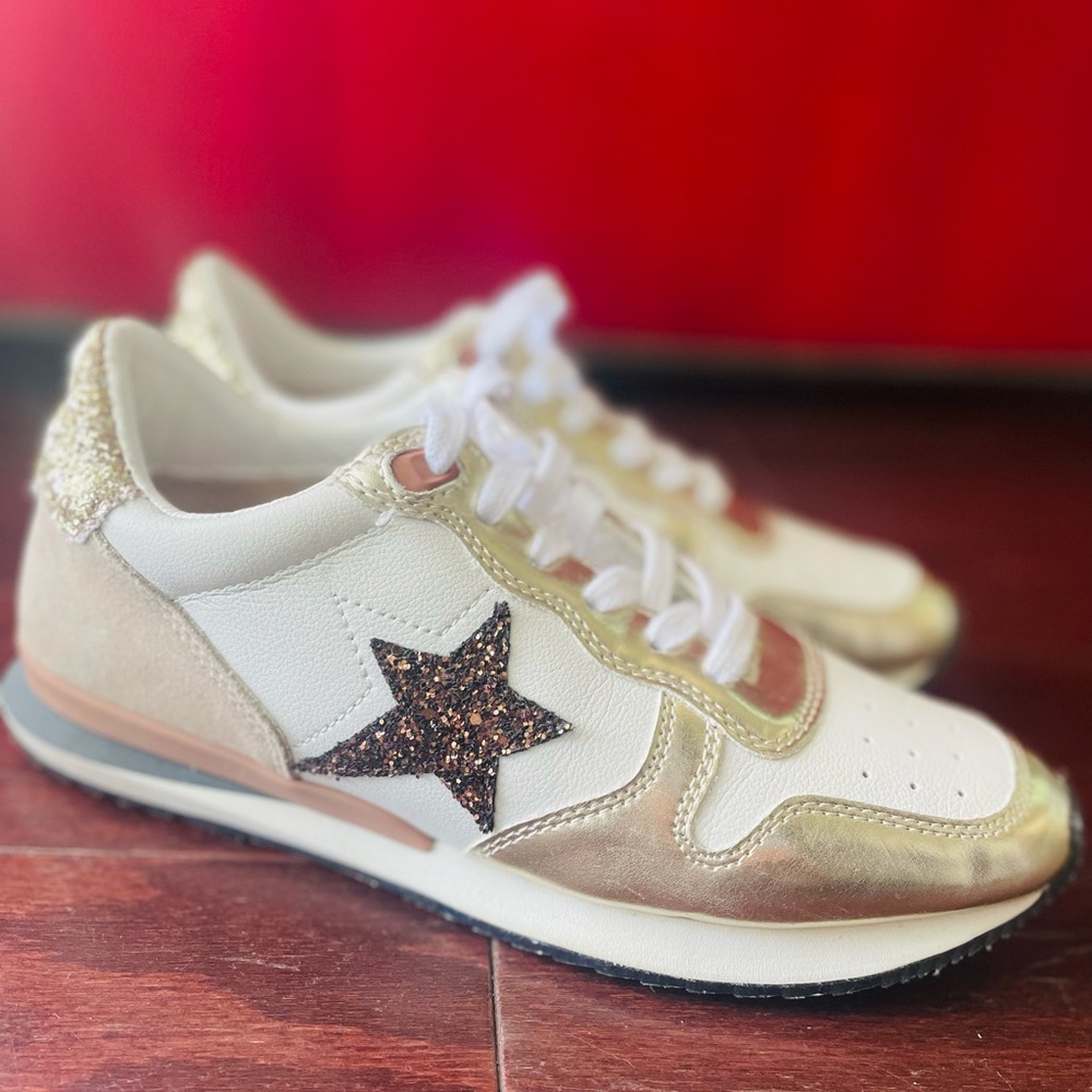 Vintage Havana Rock Star White and Gold Star Sneakers